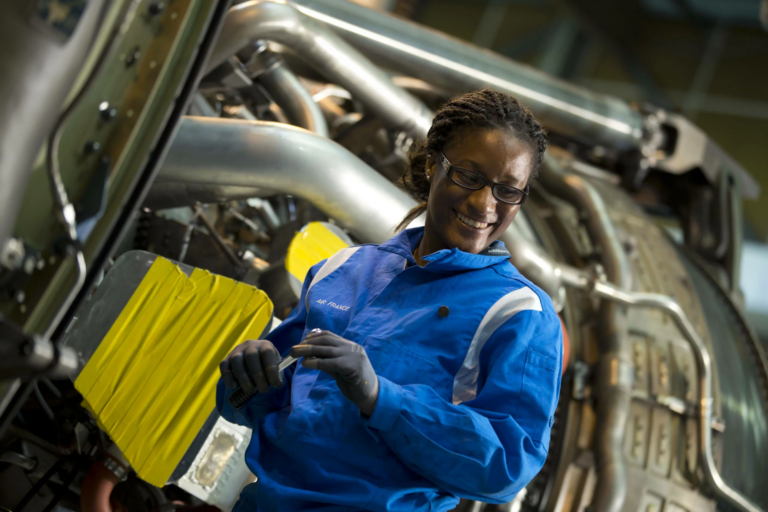 Comment ouvrir l’aéronautique aux femmes
